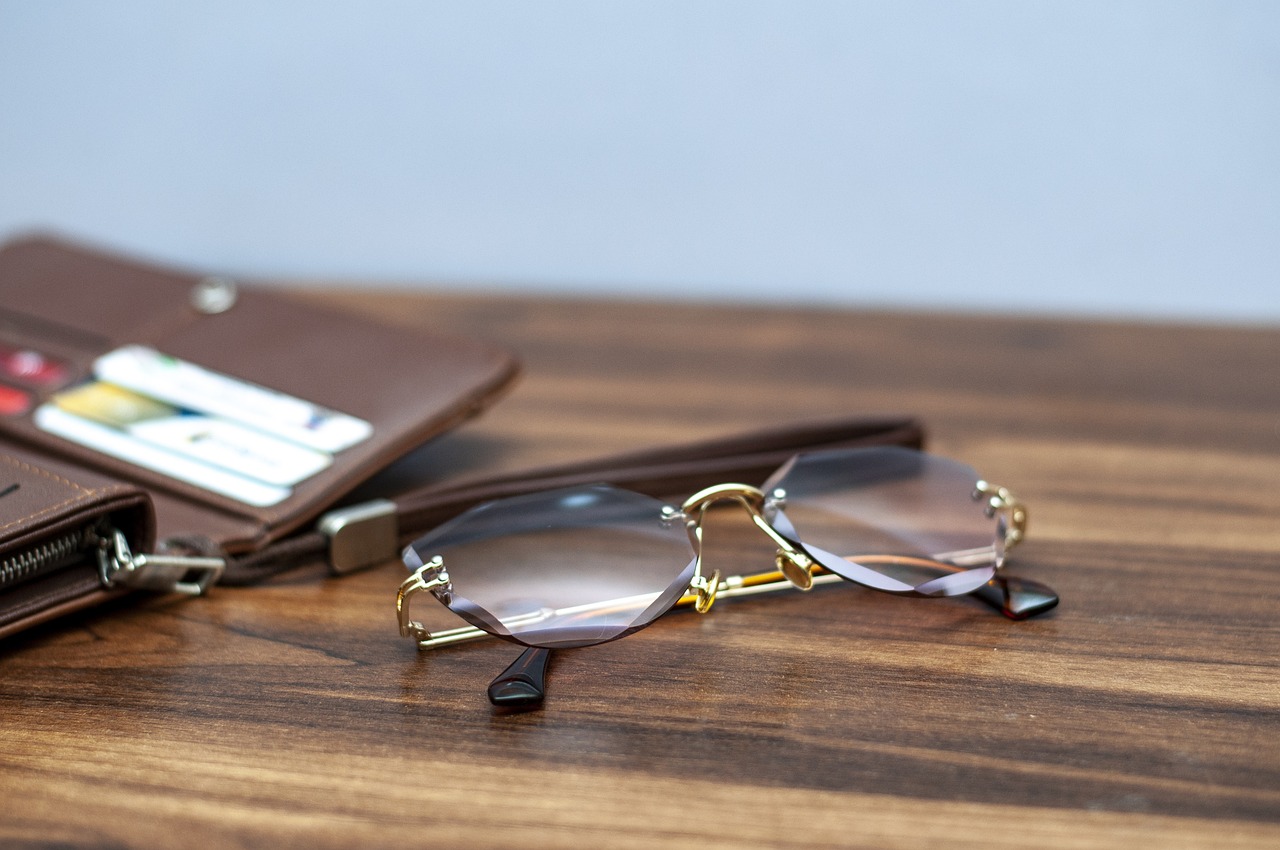 How to Use Wallets for Supporting Digital Communities